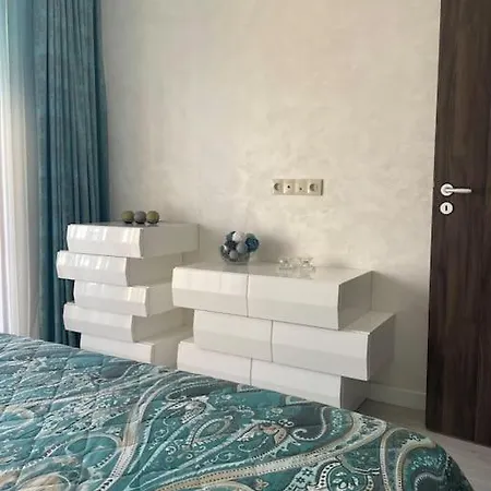 сити парк с паркомясто Apartament Varna